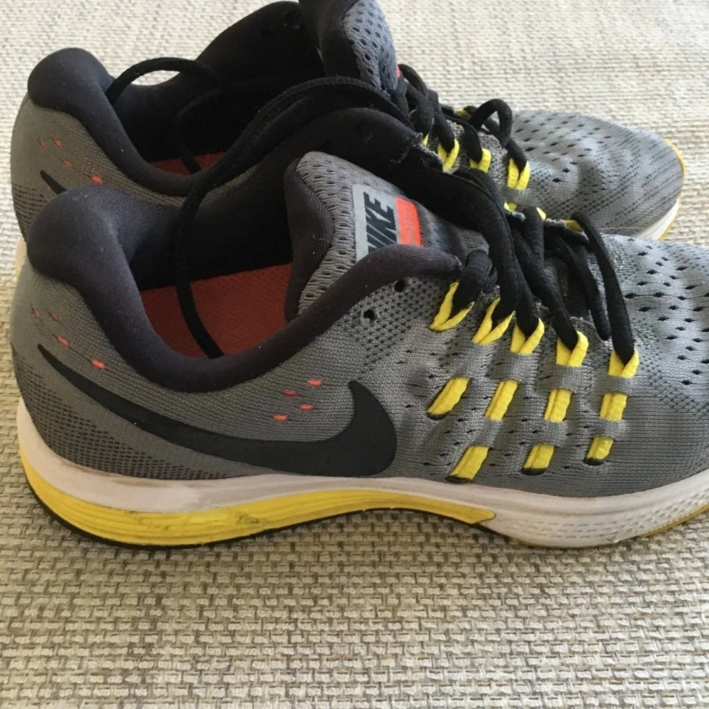 nike zoom Vomero Women Size 7